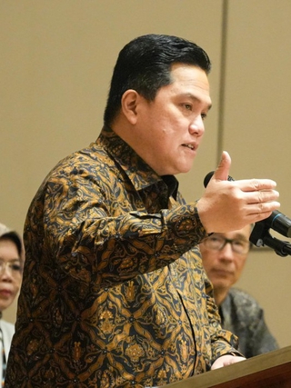 Chủ tịch PSSI: ‘Nếu yếu đuối, không thắng đội tuyển Việt Nam thì về nhà đi’