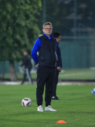 16 giờ 30 hôm nay, HLV Troussier đích thân công bố đội tuyển Việt Nam, loại cầu thủ đi Qatar