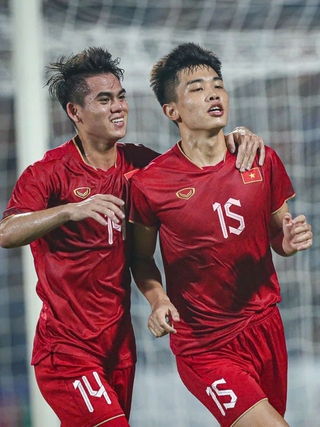 HLV Kim Sang-sik thừa hưởng gì từ ông Troussier, đây là câu trả lời!