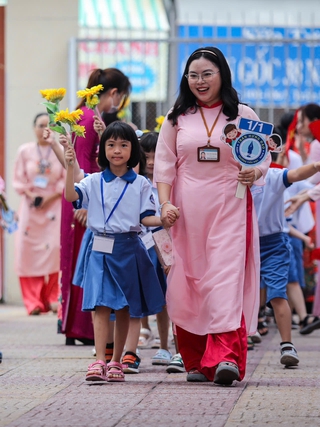 Lương giáo viên mầm non, tiểu học cả nước và TP.HCM hiện nay bao nhiêu?