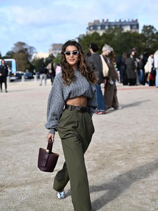 Áo len màu xám và cách mặc để mùa thu thêm 'lấp lánh'