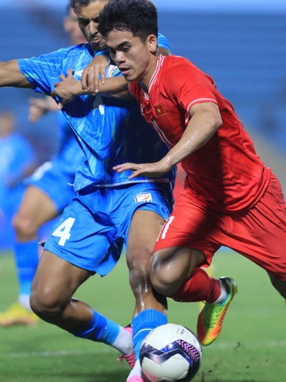 Đội tuyển Việt Nam: Ai đang ngóng thầy Kim, chờ chuyến tàu cuối đến AFF Cup?