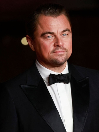 Leonardo DiCaprio 'trốn' tình trẻ đi chơi đêm cùng sao nữ kém 16 tuổi