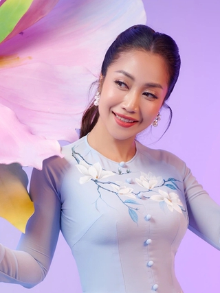 Ốc Thanh Vân mặc áo bà ba, khoe nhan sắc trẻ trung ở tuổi 40