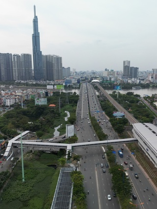 Ngắm các nhà ga metro Bến Thành - Suối Tiên có cầu vượt, giúp người dân dễ dàng đón tàu