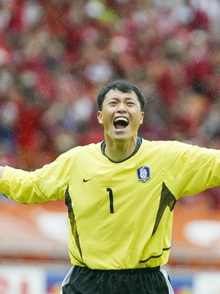 Đội tuyển Việt Nam: Người hùng World Cup 2002 sẽ nâng cấp Văn Lâm, Nguyễn Filip

