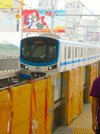 Metro số 1 còn 5 ngày khai trương: Các nhà ga dưới lòng đất hiện giờ ra sao?