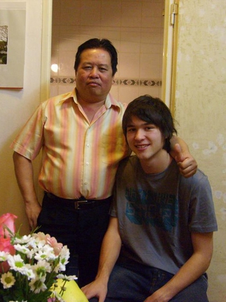 Bố Nguyễn Filip sát cánh ủng hộ con trai, mong mỏi đội tuyển Việt Nam vô địch