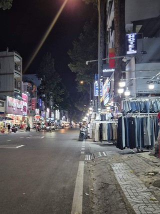 'Con đường thời trang' thường xuyên ken đặc người mỗi khi sắp tết, hiện giờ ra sao?