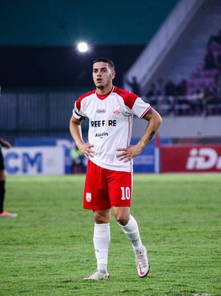 Cựu cầu thủ CLB của Maradona xin nhập tịch tăng cường sức mạnh đội tuyển Indonesia