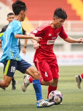 Vì màu cờ sắc áo