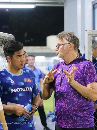 HLV Troussier đã rút ra bài học gì sau trận thua Indonesia ở Asian Cup?