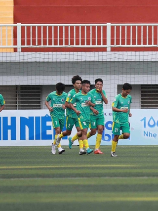 Trường ĐH Kinh tế (ĐH Huế) 1-2 Trường ĐH Trà Vinh: Vé đầu tiên vào tứ kết