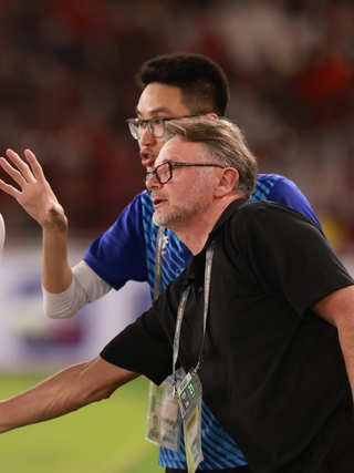 HLV Troussier: Đội tuyển Việt Nam sẽ không đầu hàng!