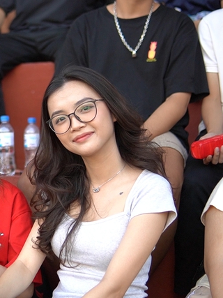 Cặp đôi trai xinh gái đẹp của ĐH Văn Lang: 'Bạn trai vào chung kết, em sẽ thưởng lớn'