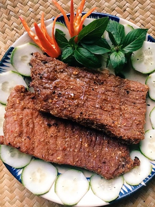 Món ngon Phú Yên đậm vị, dễ ghiền với bò một nắng, muối kiến, bánh bèo chén