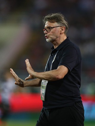 AFC ngỡ ngàng vì HLV Troussier rời ghế nóng, truyền thông Hàn Quốc ‘đề cử’ ông Park Hang-seo