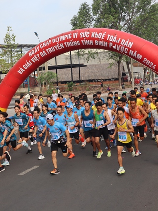 Bình Phước: Hơn 1.000 người tham gia chạy vì sức khỏe toàn dân