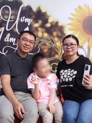 Chuyện ngày 8.3: Hai con mắc bệnh hiếm, mẹ dành cả thanh xuân giành giật sự sống cho con