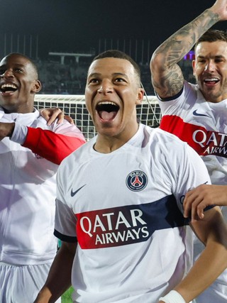 Gánh cả team, Mbappe ca ngợi PSG lên tận mây xanh sau khi ‘bóp chết’ Barca nhưng vẫn…