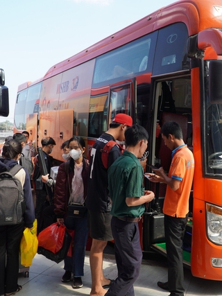 Giá vé xe, vé tàu từ TP.HCM đi các tỉnh kỳ nghỉ lễ 30.4 - 1.5 là bao nhiêu?