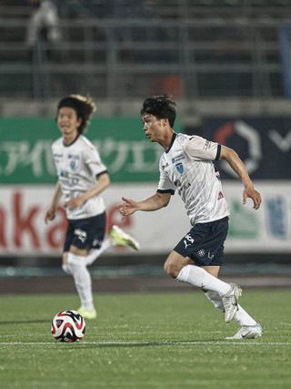 Công Phượng lần đầu đá chính cho Yokohama FC: 'Tôi đã cố hết sức và còn tiến lên’