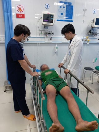 Sử dụng kẹo ngậm, một học sinh bị phản vệ nguy hiểm