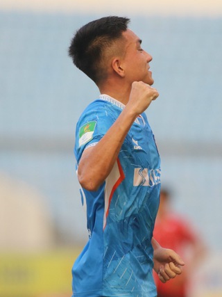 Giải hạng nhất: Tuyển thủ U.23 lập hat-trick, Đà Nẵng tiến gần đến chiếc vé V-League
