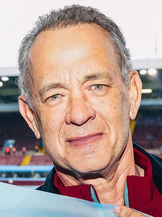 Trở lại Champions League sau 42 năm, Aston Villa nhận tình yêu đặc biệt từ Tom Hanks