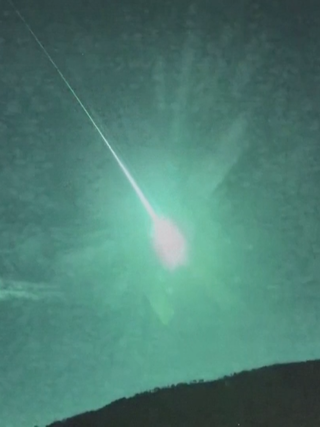 Mảnh vỡ sao chổi bí ẩn nổ tung trên bầu trời Tây Ban Nha, Bồ Đào Nha