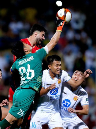 Ai đang là thủ môn hay nhất V-League, sẽ có cuộc chiến khốc liệt ở đội tuyển Việt Nam?