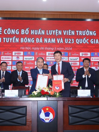 'Tôi tin tưởng vào triển vọng tiến bộ của bóng đá Việt Nam’