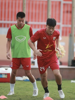 Buổi tập của CLB Hà Tĩnh bất ngờ vắng 5 cầu thủ, lý do đang được giữ kín