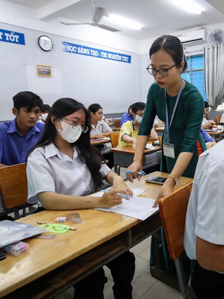 Phát hiện 'đề thi sai sót', thí sinh nên làm gì ngay trong phòng thi?