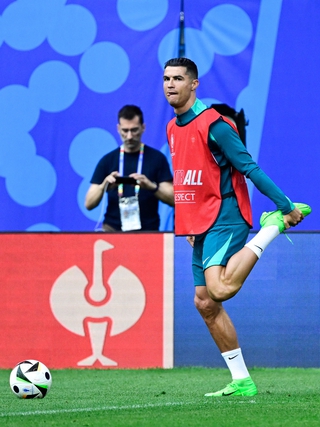 Lịch thi đấu EURO 2024 hôm nay: Ronaldo liệu có đá từ đầu, chờ đợi ẩn số Georgia
