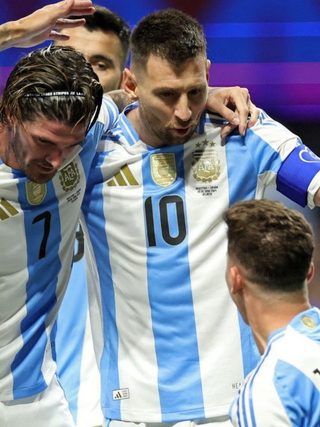 Copa America khai diễn ngoạn mục, Messi nhảy múa giúp đội tuyển Argentina thắng trận ra quân