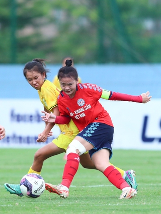 Giải U.16 nữ 2024: Đàn em Huỳnh Như cùng tân binh Than KSVN rượt đuổi hấp dẫn