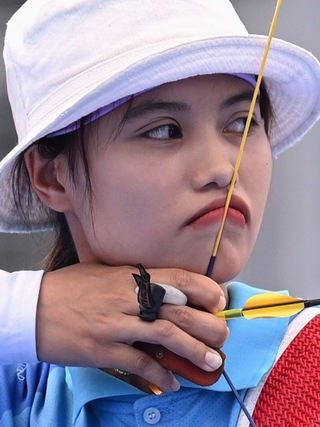 Bắn cung xuất trận: Đỗ Ánh Nguyệt đang thi đấu tại Olympic 2024