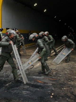 Lại xung khắc cũ ở Venezuela