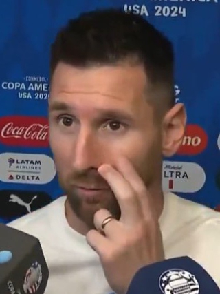 Messi tiết lộ lý do sút hỏng 11 m, vì sao chọn kiểu Panenka?