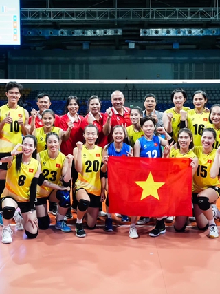 Báo chí khu vực ca ngợi Bích Tuyền và bóng chuyền nữ Việt Nam, lễ mừng công hoành tráng