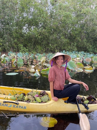 Lấy chồng tại Mỹ, cô gái Huế trồng vườn như ở Việt Nam