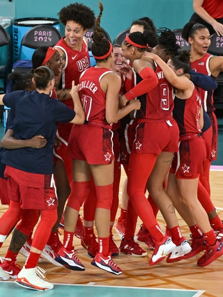 Mỹ ngược dòng kịch tính soán ngôi Trung Quốc, đứng đầu bảng tổng sắp huy chương Olympic