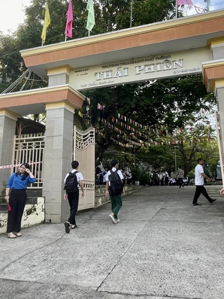 Học sinh giỏi ký nhận tiền thưởng nhưng chỉ nhận được vở: Phát hiện nhiều sai phạm