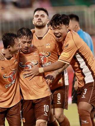 HAGL thắng liên tục, V-League thêm hấp dẫn