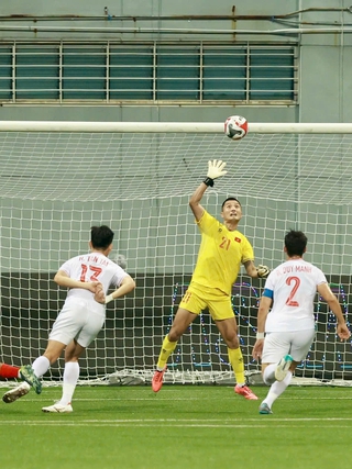 Người hùng AFF Cup Đình Triệu bất ngờ nhập viện vì chấn thương chung kết lượt về sân Rajamangala