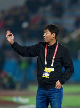 HLV Kim Sang-sik: Anh 'Sáu Sang' may và hay!