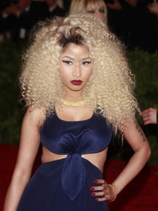 Nicki Minaj bị quản lý cũ kiện vì tội hành hung