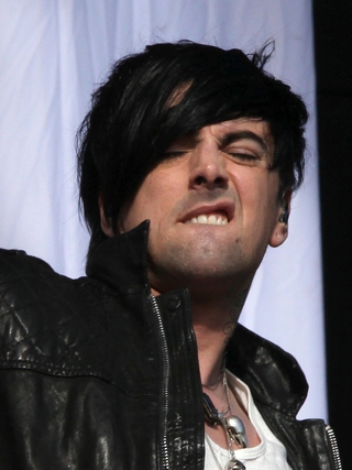 Ca sĩ Ian Watkins bị đâm chết trong tù
