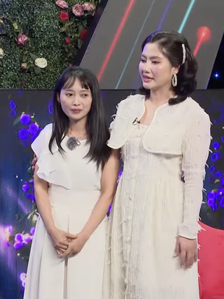 Chàng trai vừa mở rào đã cưỡng hôn, bị cô gái U.40 từ chối hẹn hò